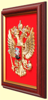 Панно герб РФ 26х28см. (арт. Панно 28/1 красное дерево): щит - флок, рама - красное дерево, орел - пластик, краска, кристаллы Сваровски вариант №1 Панно герб РФ 26х28см. (арт. Панно 28/1 красное дерево): щит - флок, рама - красное дерево, орел - пластик, краска, кристаллы Сваровски вариант №1